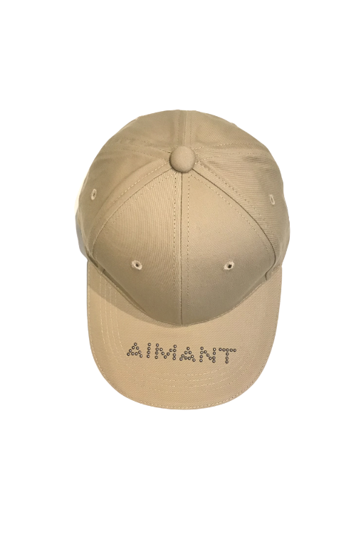 「AIMANT」ストーンロゴ刺繍クラシックツイルキャップ(UNISEX)